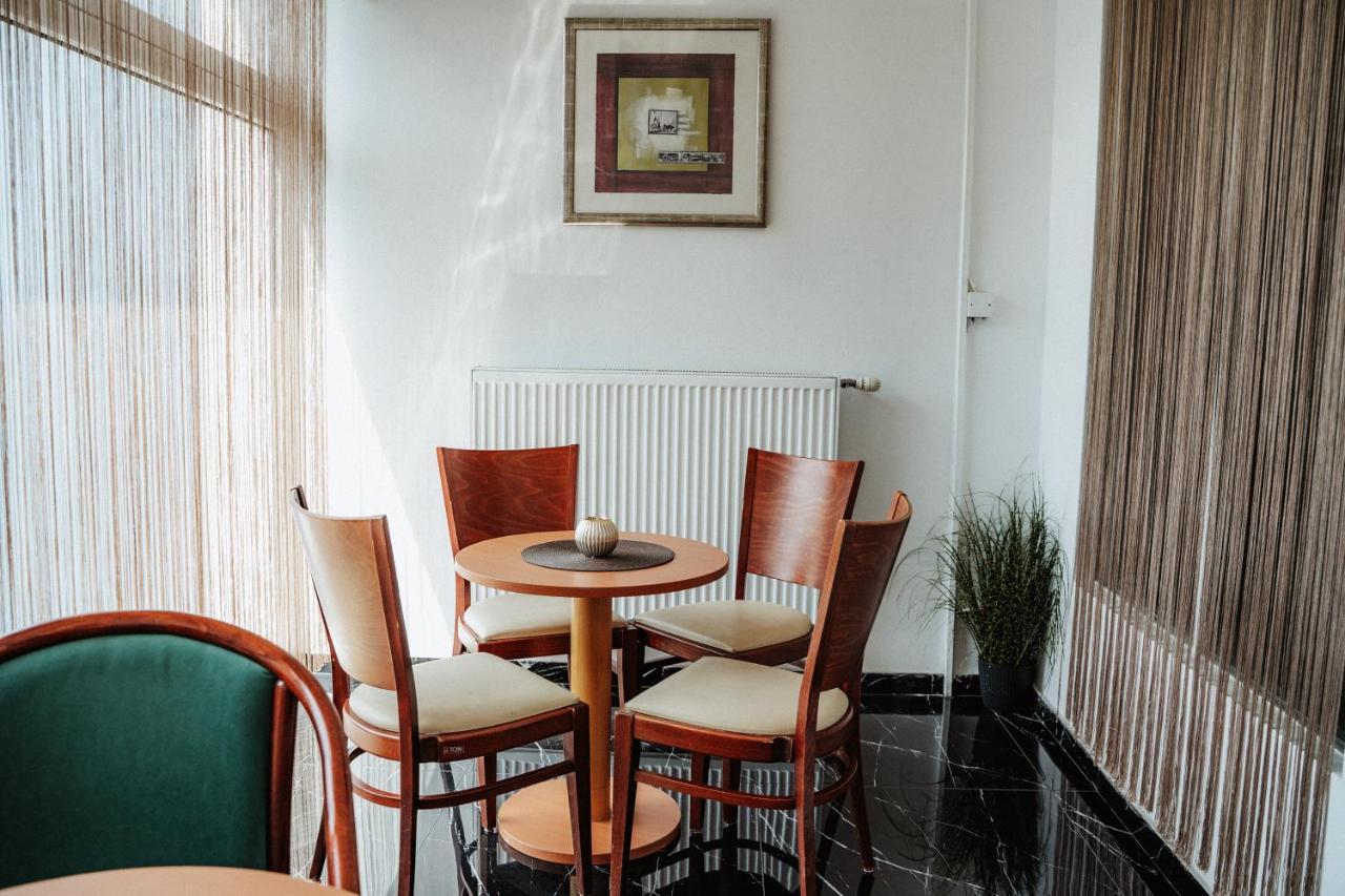 Dudok House Aparthotel Zsolna Kültér fotó